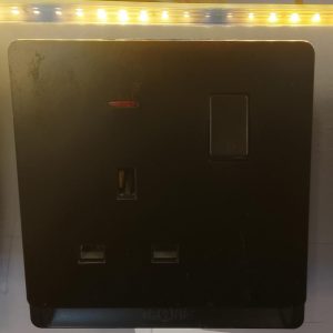 Tronic Black Edition Single 13A Switched Socket with Neon Indicator
